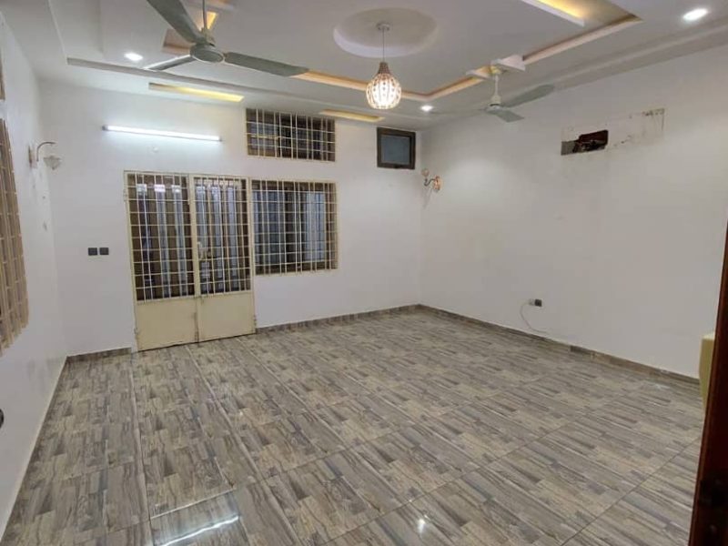 Appartement F3, Menontin